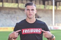 官方：弗賴堡引進波黑中鋒德米羅維奇