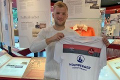 官宣：沙爾克中場蓋斯加盟紐倫堡