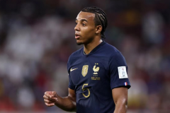 德尚談孔德戴項鏈參加比賽 這是不被允許的我以為他賽前摘掉了