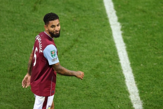 道格拉斯-路易斯被推薦給巴薩