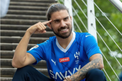 利雅得新月官宣魯本內維斯加盟 轉會費5500萬歐年薪暴漲10倍