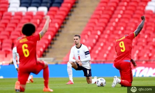 英格蘭下跪反對種族主義