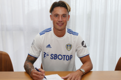 官方：利茲聯引進德國國腳中衛羅賓-科赫 雙方簽約4年