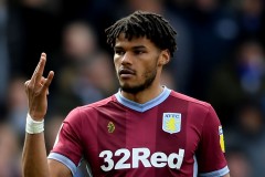 維拉後衛明斯：是否複賽球員別無選擇 我們也接受自己是商品