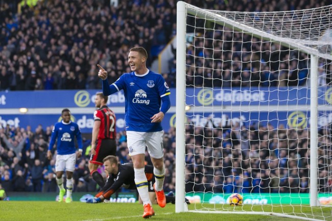 水晶宮簽下埃弗頓中場麥卡錫