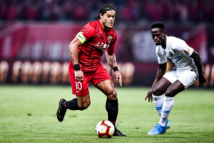 半場戰報：上港2-0一方 李聖龍破門周挺烏龍