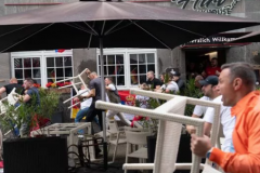 歐洲杯英格蘭對陣塞爾維亞球迷發生衝突 酒吧成為雙方球迷的戰場