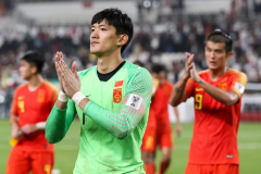 顏駿淩獲得D級教練證書 學習踢球兩不誤