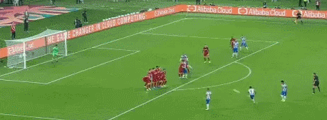 帕伯恩直接任意球攻門