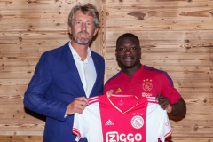 阿賈克斯官宣布羅比回歸 轉會費約1900萬歐曾拒絕曼聯邀約