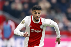 拜仁免簽馬茲拉維至2026年 球員固定年薪高達800萬歐