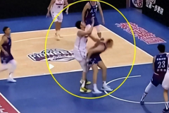 CBA第34號裁判判罰引熱議 津粵大戰再現爭議吹罰