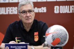 伊萬科維奇首秀痛失好局 兩球領先被追平