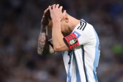 南美世預賽阿根廷0:2不敵烏拉圭遭首敗 梅西任意球擊中橫梁