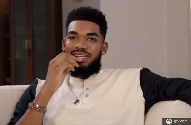 唐斯之前母親去世接受采訪