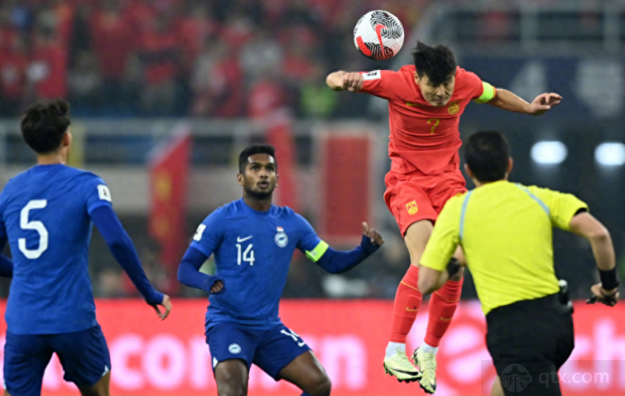 中國男足大勝新加坡