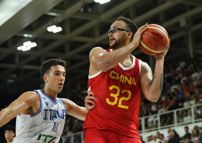 李凱爾宣布放棄中國國籍了嗎？