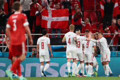歐洲杯丹麥4-1俄羅斯小組第二出線 達姆斯高，克裏斯滕森世界波