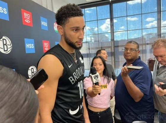 籃網球員本·西蒙斯