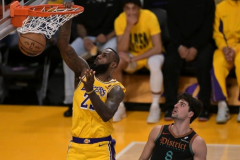 NBA常規賽湖人以134-131險勝奇才 詹眉合砍71分普爾34+3庫茲馬20分