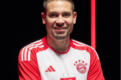 拜仁免簽格雷羅至2026年 29歲老將此前在多特效力7年