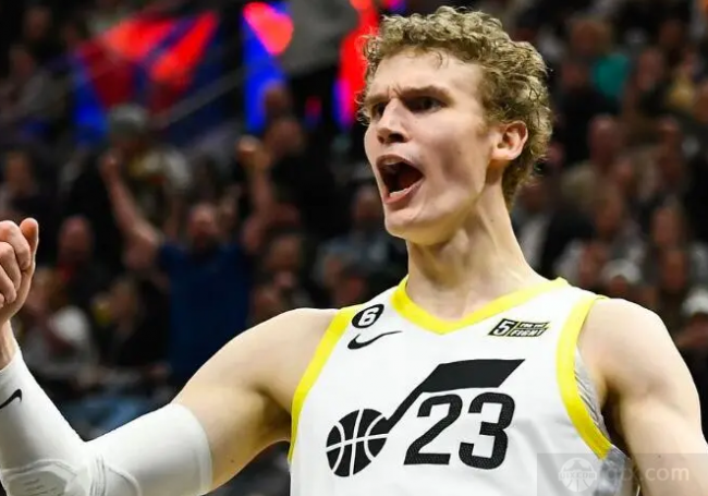 爵士全明星大前鋒勞裏·馬爾卡寧