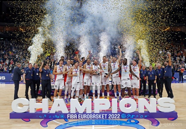 東契奇祝賀西班牙男籃 不可思議的表現祝賀你們