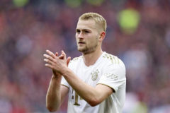 巴黎冬窗多次接觸德裏赫特 但始終沒有換來球員的接受