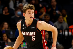 開拓者希望熱火能夠提高報價 約維奇被視為潛在的交易籌碼之一