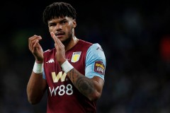 英媒：埃弗頓曼聯均有意引進維拉中衛明斯