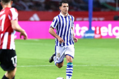 巴薩想補強中場 但中意的羅德裏格斯等3人狀態全麵下滑