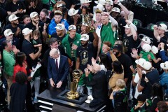 NBA近10年FMVP都什麼水準？伊戈達拉得分最低杜蘭特字母哥場均突破35分